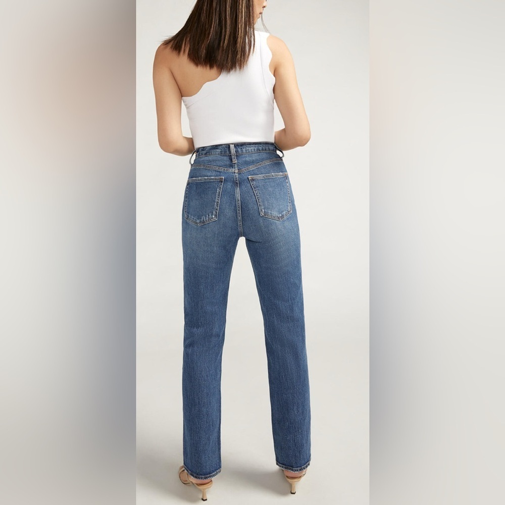 SILVER Highly Desirable High Rise Straight Leg Jeans Size 24 - Picture 2 of 11